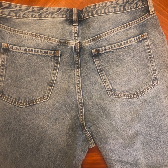 Old Navy OG Straight Leg  High Rise Acid Wash Jeans in size 16 w/ slim pockets - Picture 2 of 9
